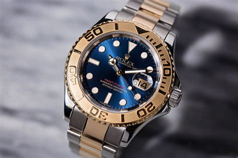 why does rolex bezel rotate